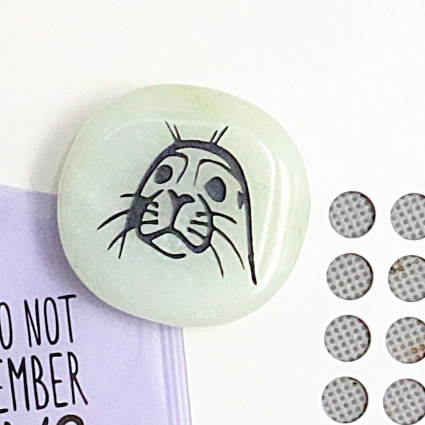 Magneet zeehondenkop jade