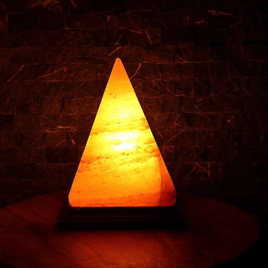 Zoutlamp piramide