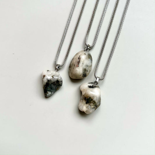 Gemstone collier African gold