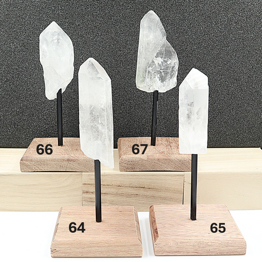 Bergkristalpunt (140-200gr) op standaard